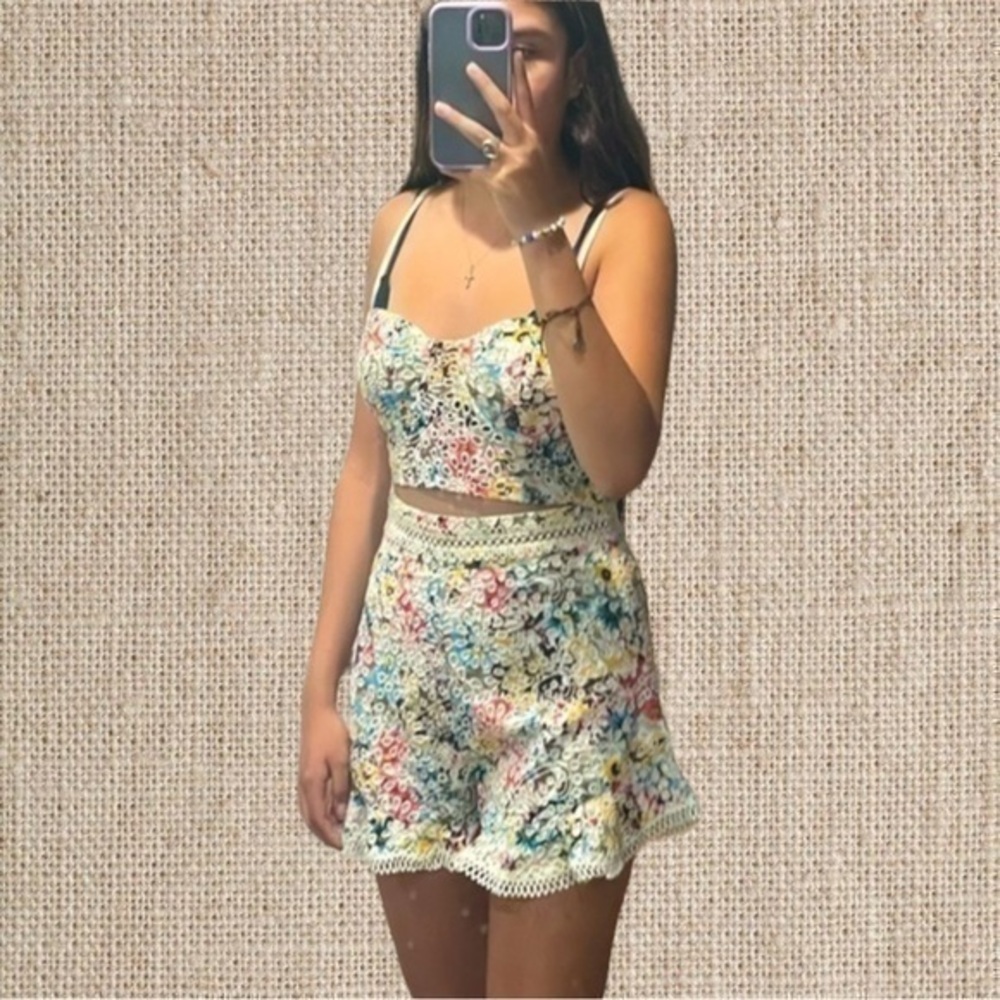 Two piece flora set